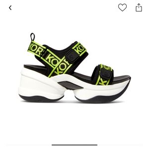 Michael kors maverick sandal size 8.5 boack